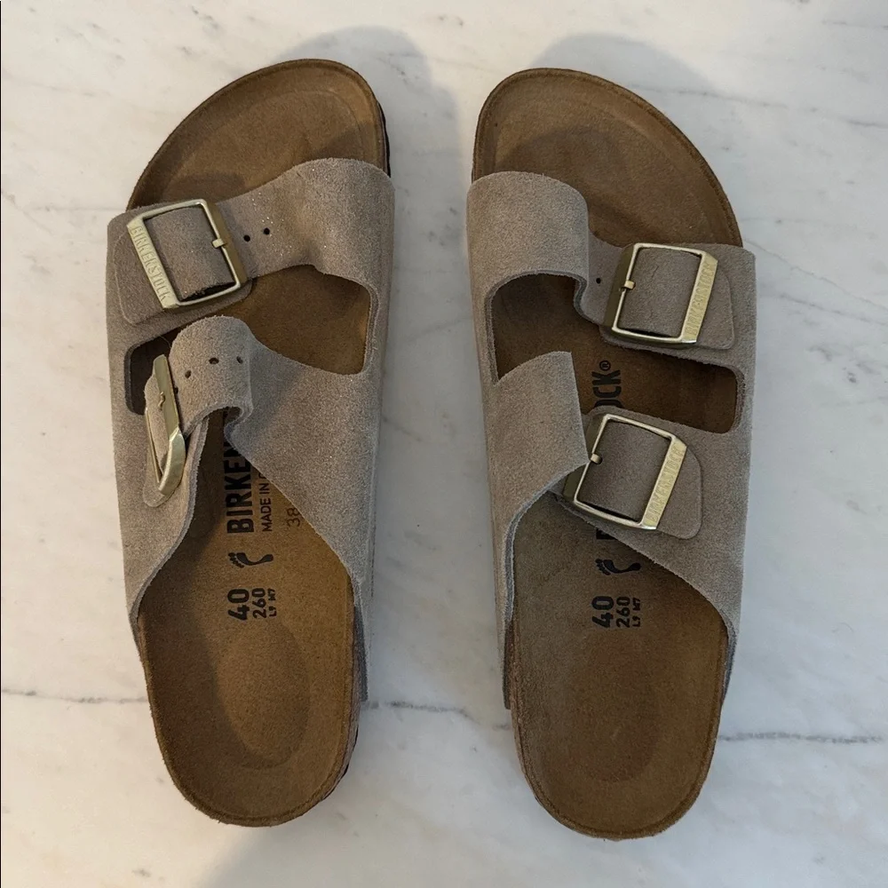 Never worn! Birkenstock Arizona Sandals - Picture 1 of 3